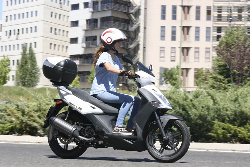 Love Scooter by Kymco